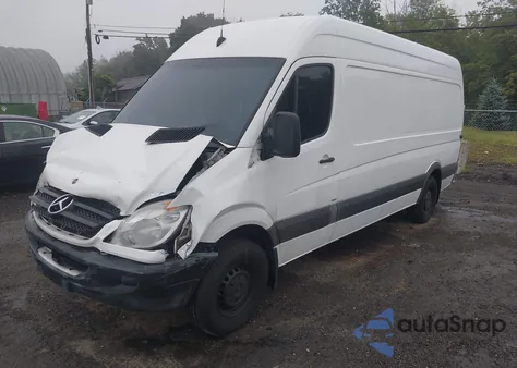 2011 Mercedes-Benz Sprinter 2500 High Roof z USA, uszkodzony, nr VIN WD3PE8CB6B5574209